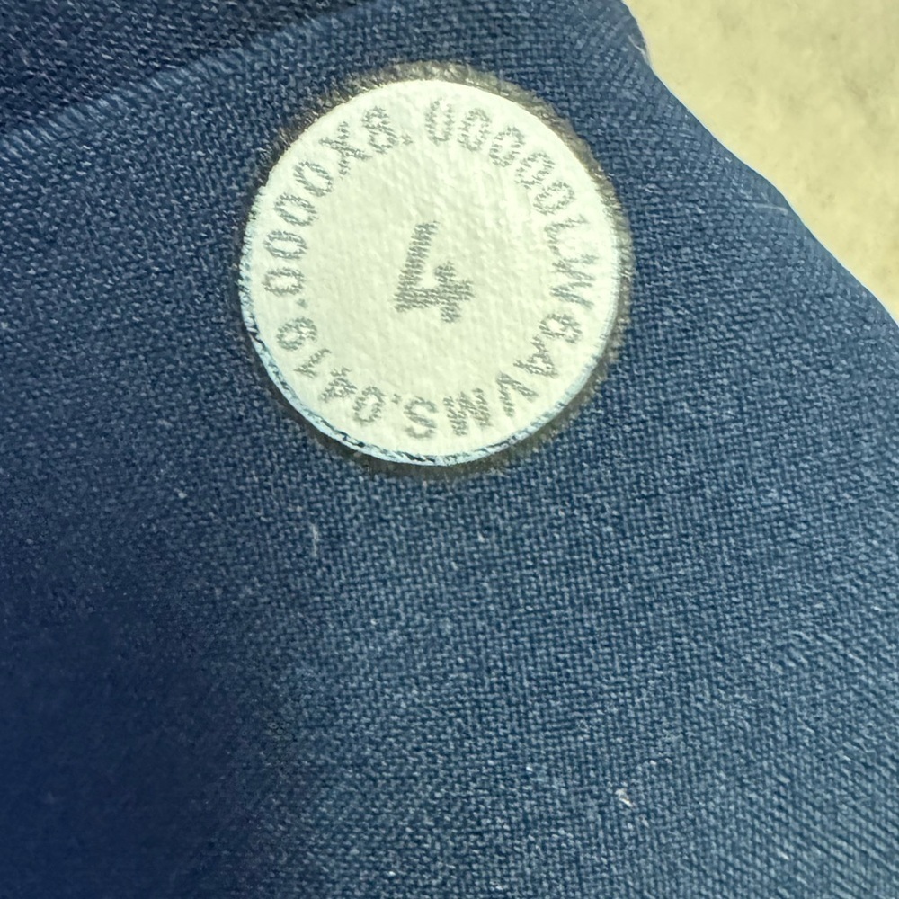 Lululemon Size 4 On The Fly Crop Pants - Picture 4 of 6